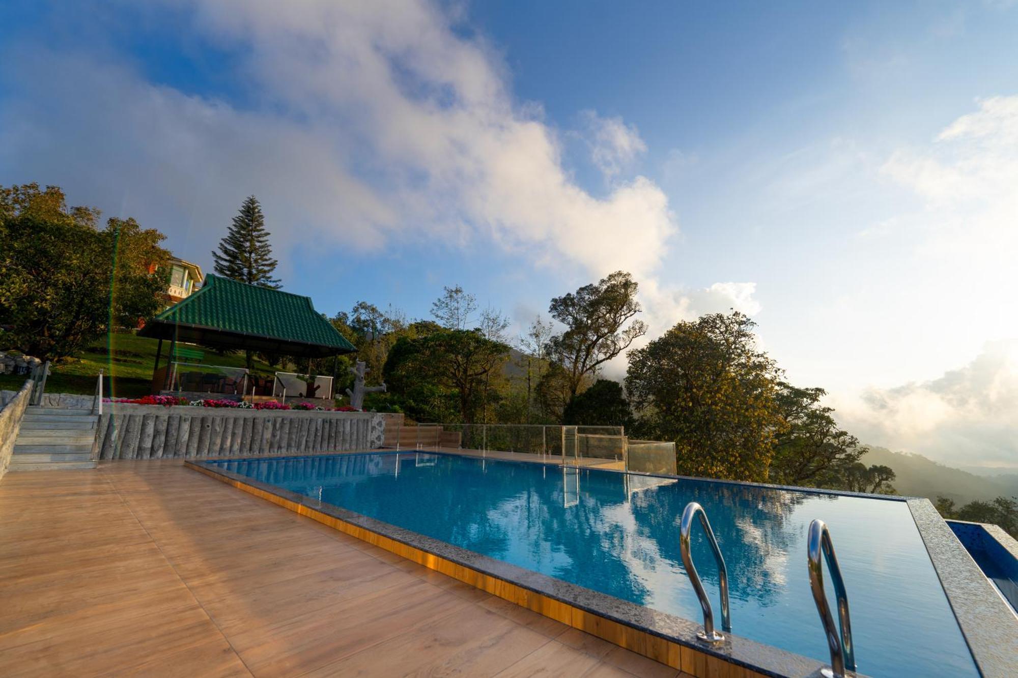 Camelot Resort Муннар Экстерьер фото